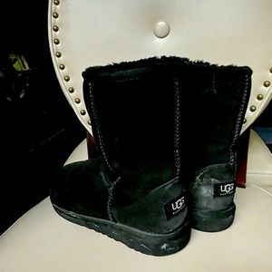 USA size 4 , black UGG , boots.